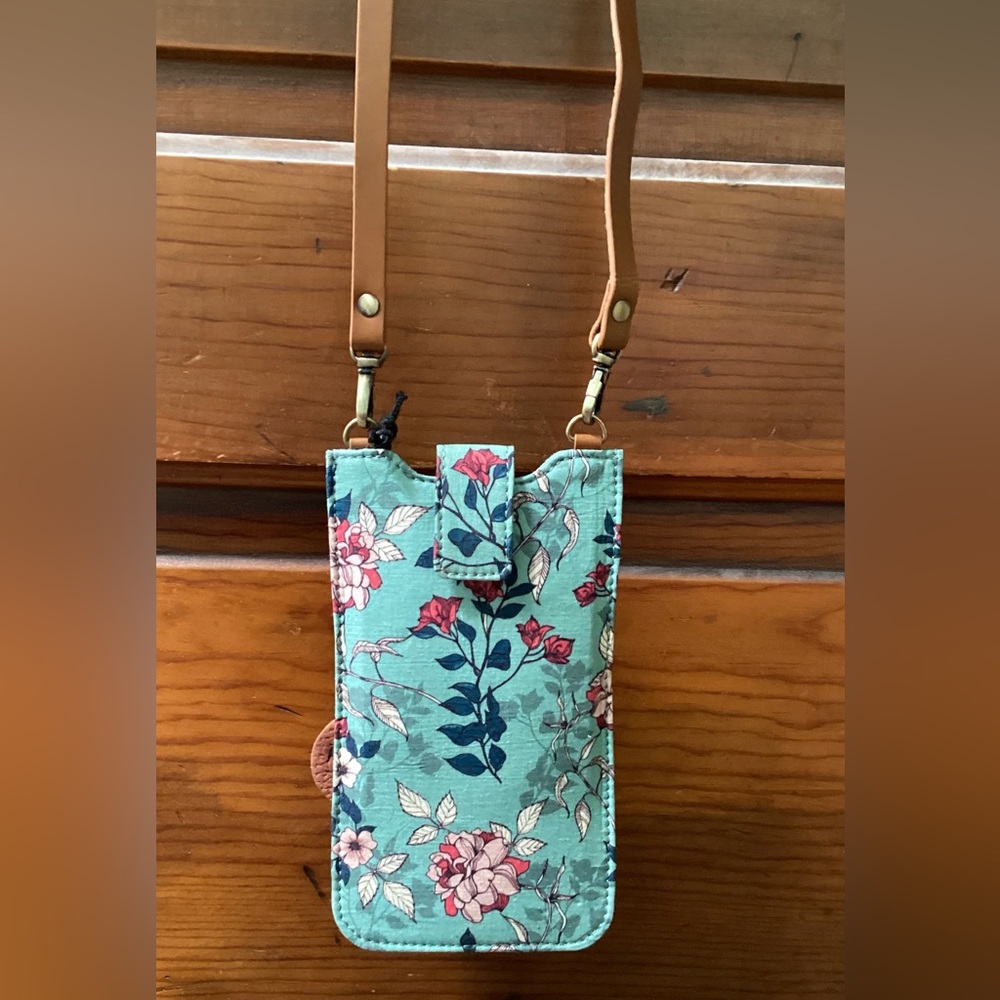 NWT Myra Bag Floral Crossbody Phone Bag